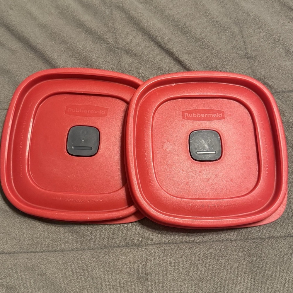 Rubbermaid Vented Easy Find Replacement Lids 6.5" SQUARE 2D85 Red Set of 2